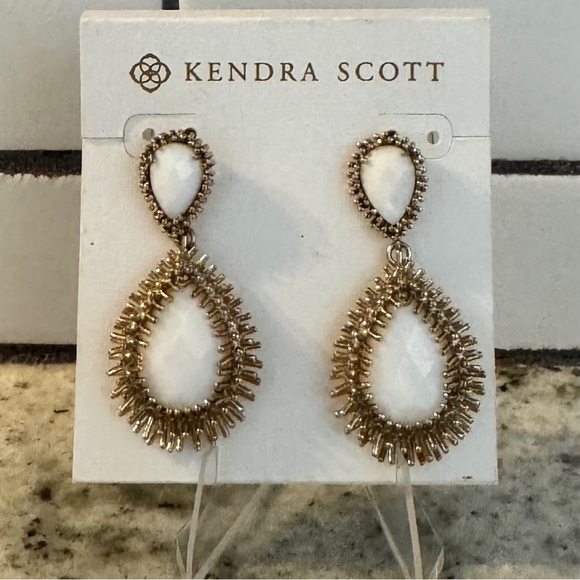 Vintage Kendra Scott Mini Mercer Kelli Earrings White Gold Tone - Picture 2 of 5